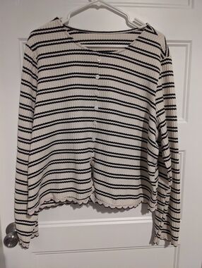 SHEIN Curve Striped Scalloped Hem Button Front Top 4XL